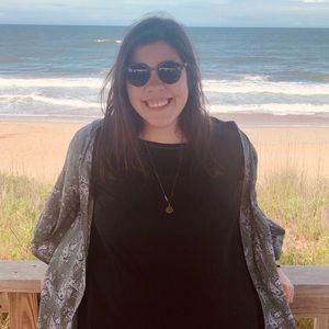 Meet your Posher, Olivia